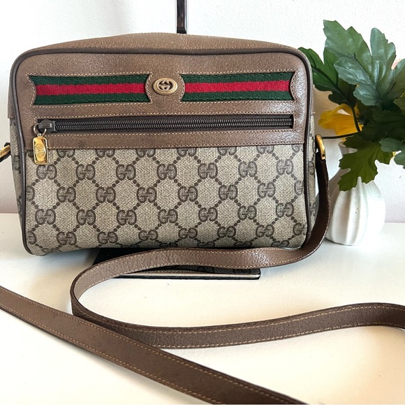Gucci Handbags - Authentic Gucci crossbody bag❤️